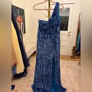 Elegant Blue Sequin One-Shoulder Prom Dress
